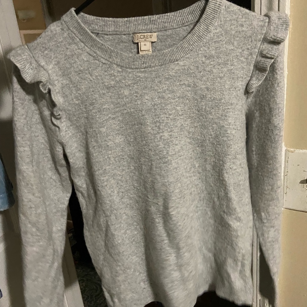 J CREW xs sweater w/ ruffles